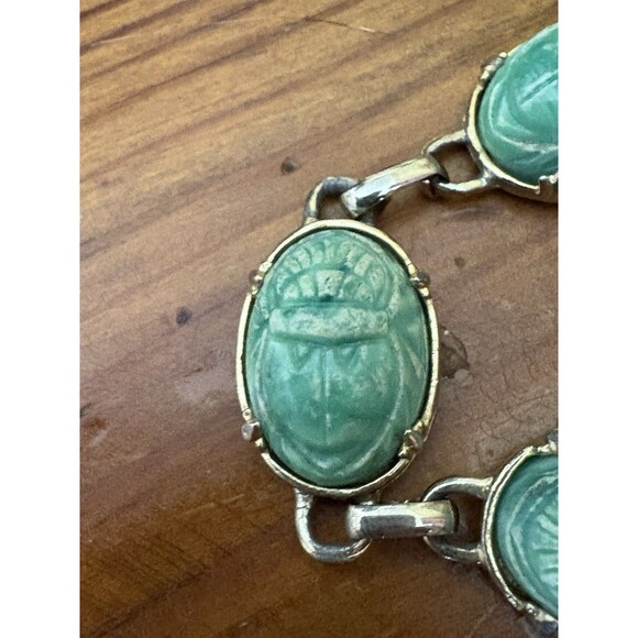 Vintage Bracelet Lucite Green Swirl Scarab Beetles Egyptian Gold Tone 6.75-7.75” - Picture 3 of 6